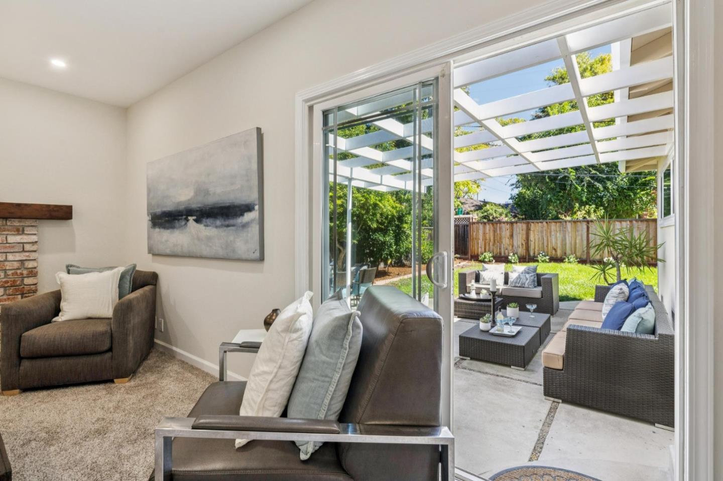 Detail Gallery Image 14 of 30 For 961 E San Marcos Cir, Mountain View,  CA 94043 - 4 Beds | 2 Baths
