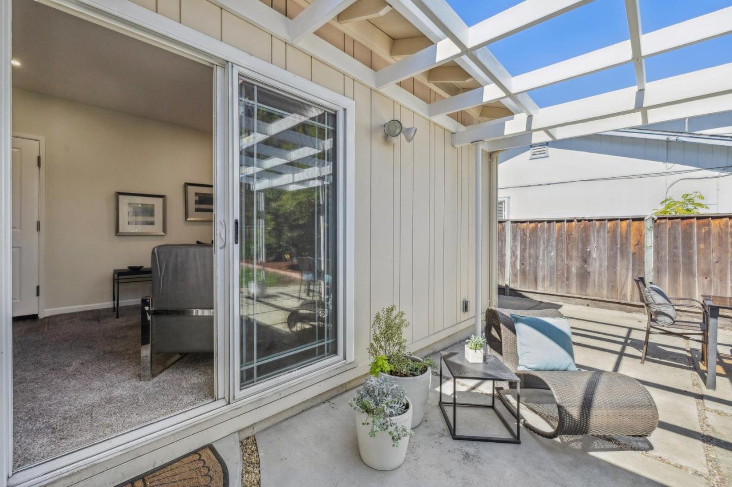 Detail Gallery Image 15 of 30 For 961 E San Marcos Cir, Mountain View,  CA 94043 - 4 Beds | 2 Baths