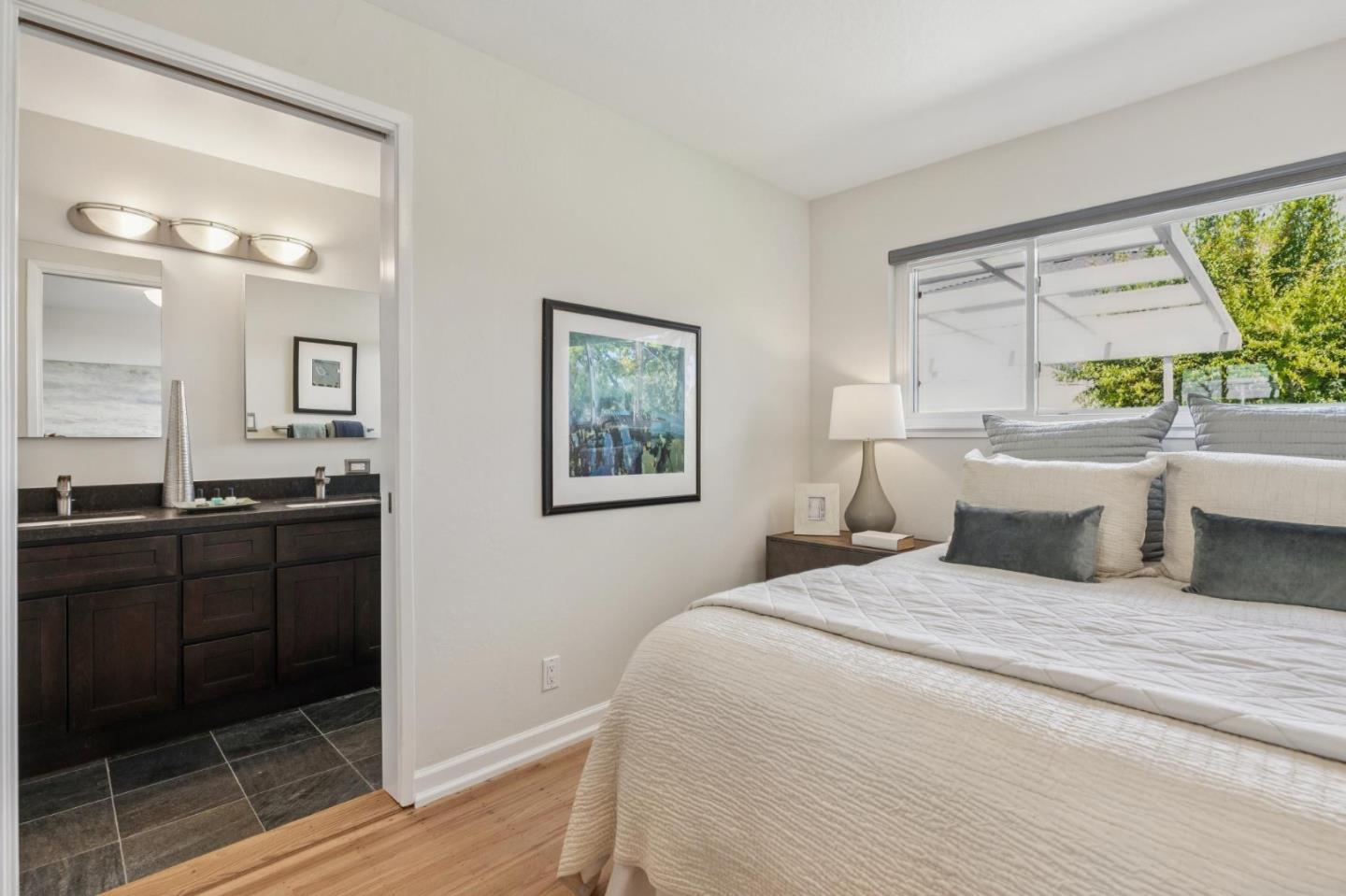 Detail Gallery Image 18 of 30 For 961 E San Marcos Cir, Mountain View,  CA 94043 - 4 Beds | 2 Baths
