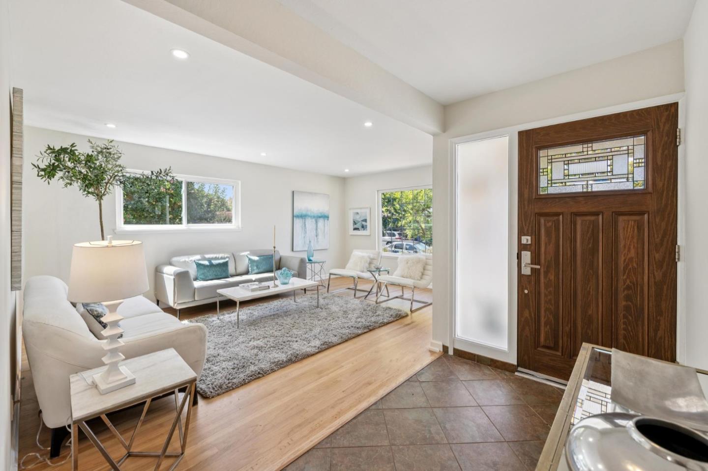 Detail Gallery Image 4 of 30 For 961 E San Marcos Cir, Mountain View,  CA 94043 - 4 Beds | 2 Baths
