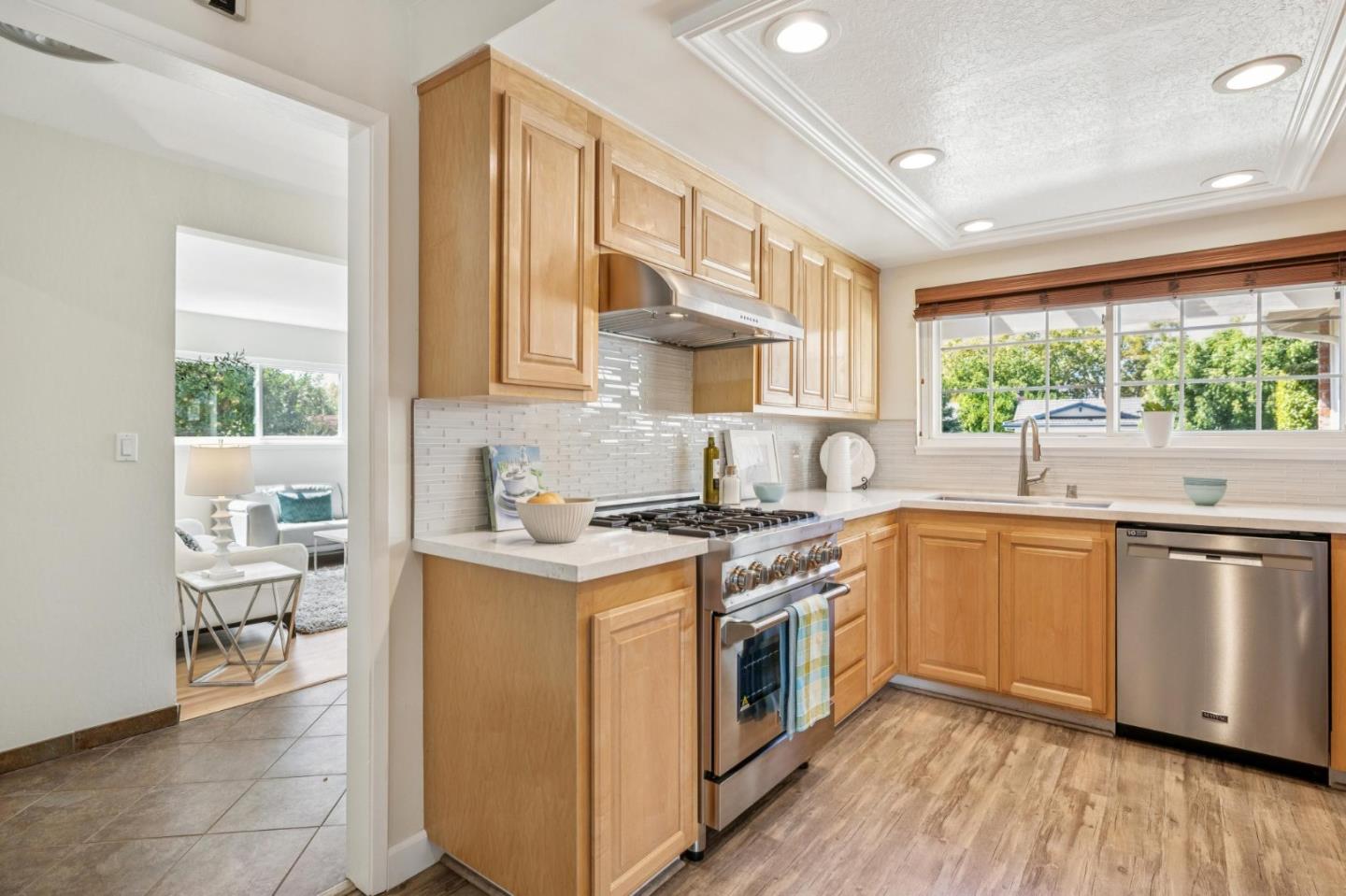 Detail Gallery Image 7 of 30 For 961 E San Marcos Cir, Mountain View,  CA 94043 - 4 Beds | 2 Baths