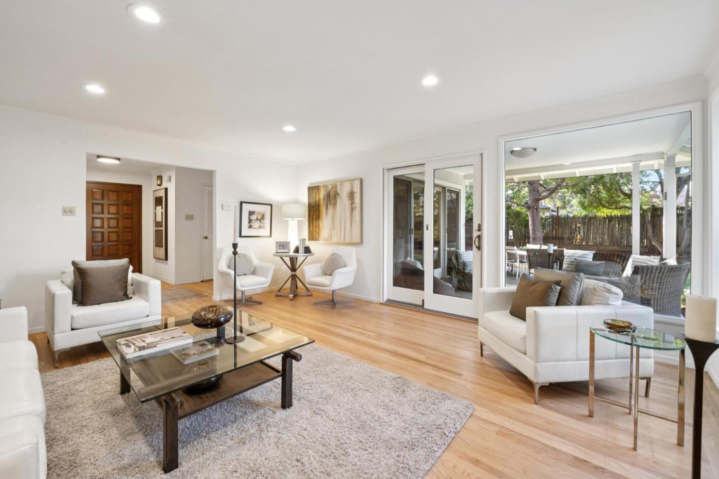 Detail Gallery Image 11 of 42 For 130 Garland Way, Los Altos,  CA 94022 - 5 Beds | 2/1 Baths