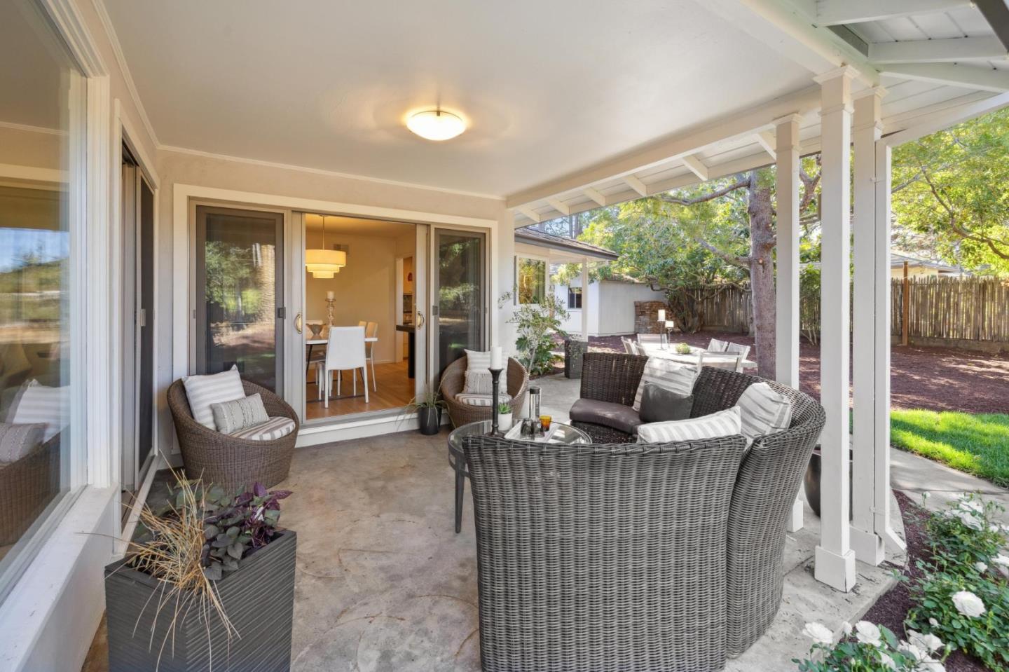 Detail Gallery Image 16 of 42 For 130 Garland Way, Los Altos,  CA 94022 - 5 Beds | 2/1 Baths