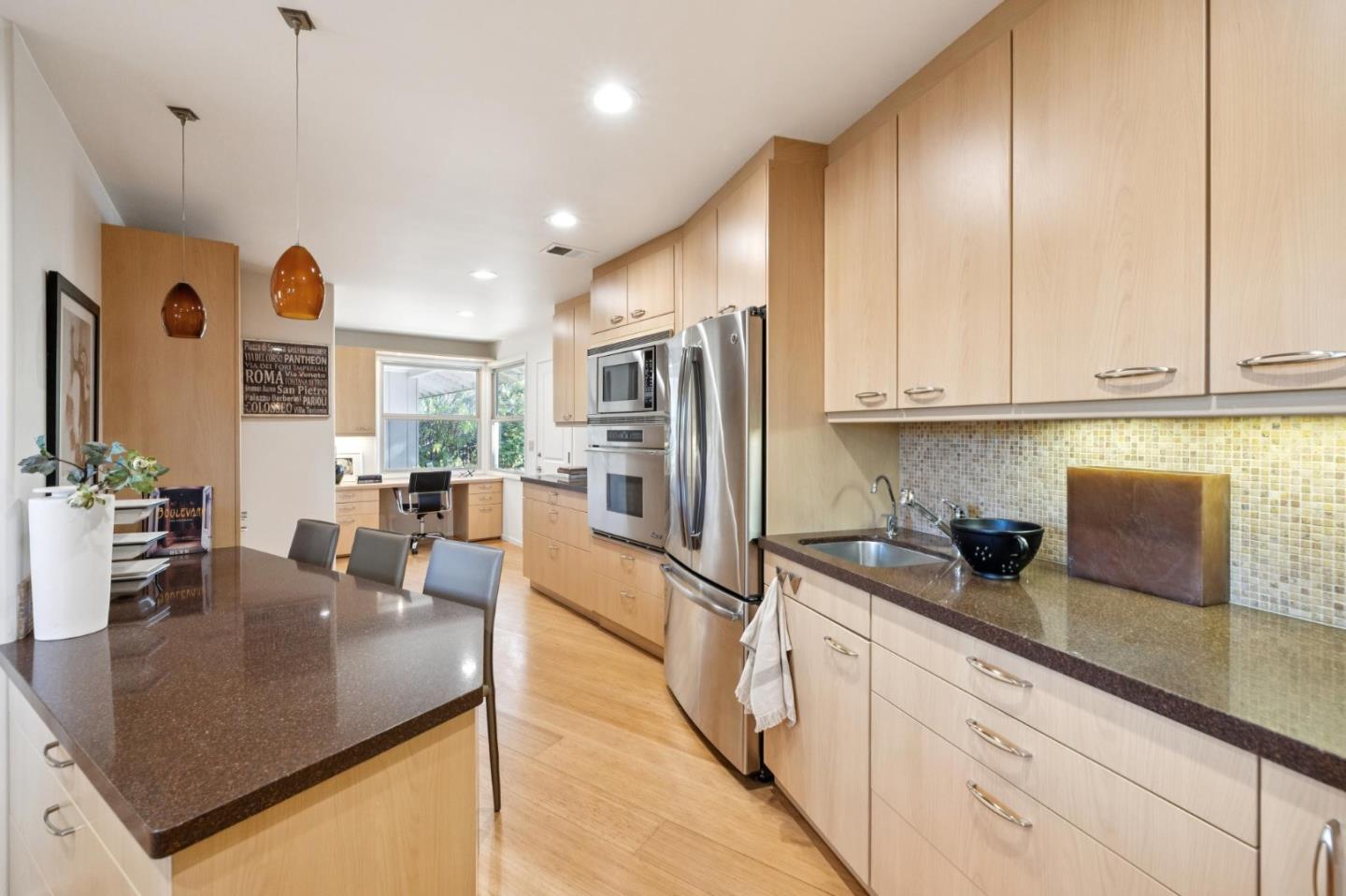 Detail Gallery Image 19 of 42 For 130 Garland Way, Los Altos,  CA 94022 - 5 Beds | 2/1 Baths