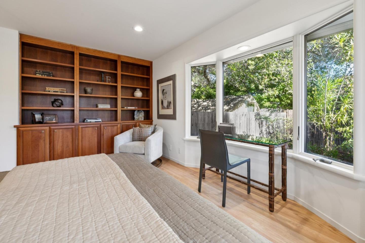 Detail Gallery Image 30 of 42 For 130 Garland Way, Los Altos,  CA 94022 - 5 Beds | 2/1 Baths