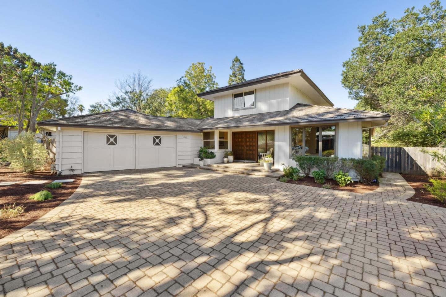 Detail Gallery Image 4 of 42 For 130 Garland Way, Los Altos,  CA 94022 - 5 Beds | 2/1 Baths