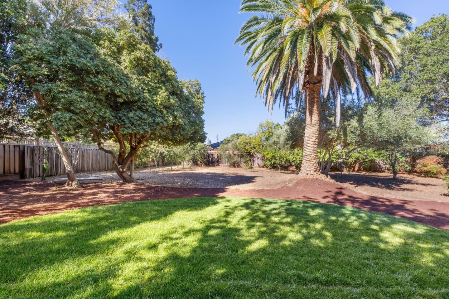 Detail Gallery Image 41 of 42 For 130 Garland Way, Los Altos,  CA 94022 - 5 Beds | 2/1 Baths
