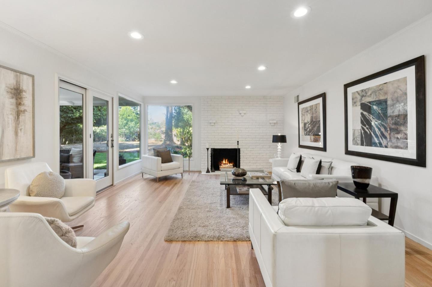 Detail Gallery Image 9 of 42 For 130 Garland Way, Los Altos,  CA 94022 - 5 Beds | 2/1 Baths
