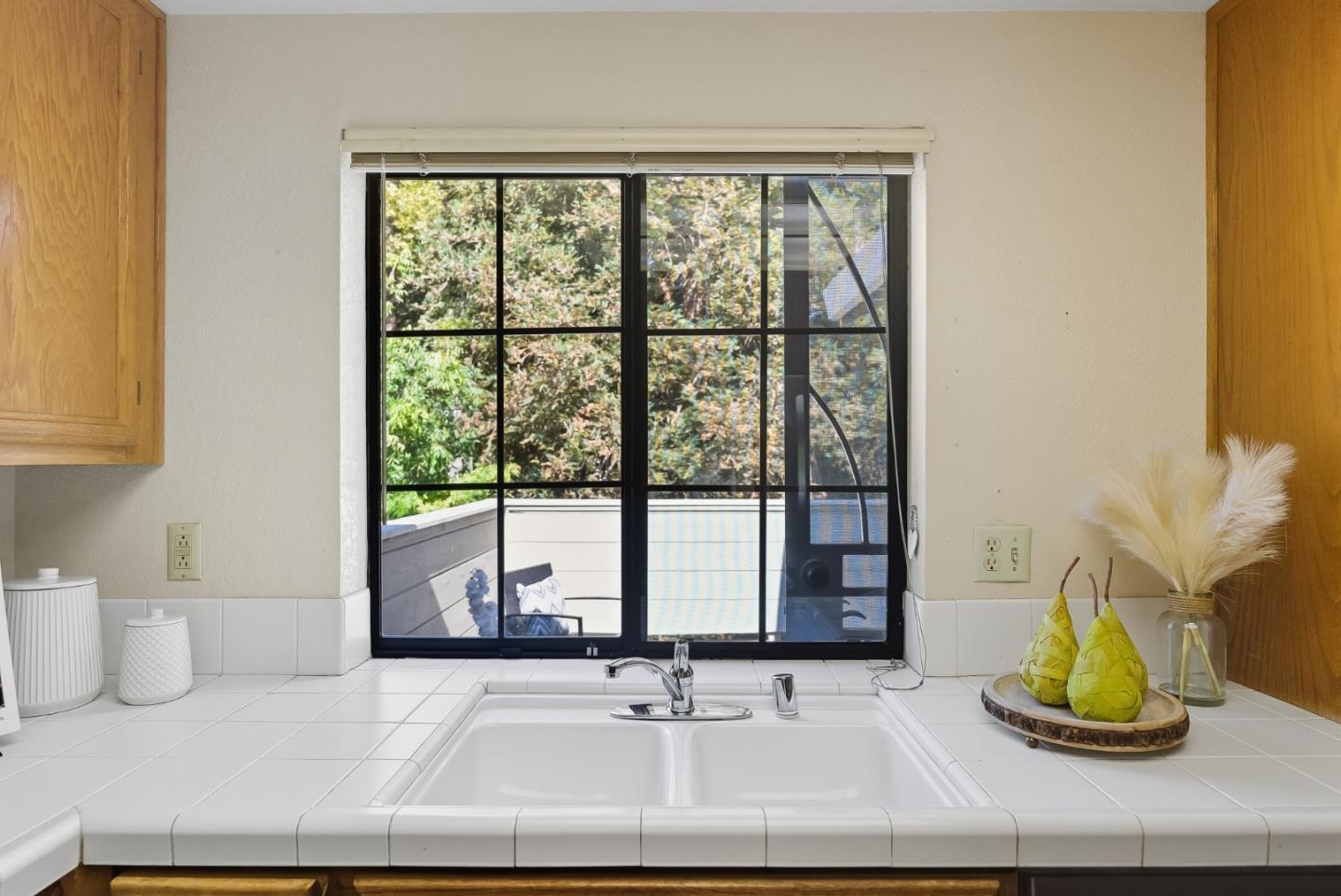 Detail Gallery Image 12 of 36 For 2699 Yerba Cliff Ct, San Jose,  CA 95121 - 2 Beds | 2 Baths