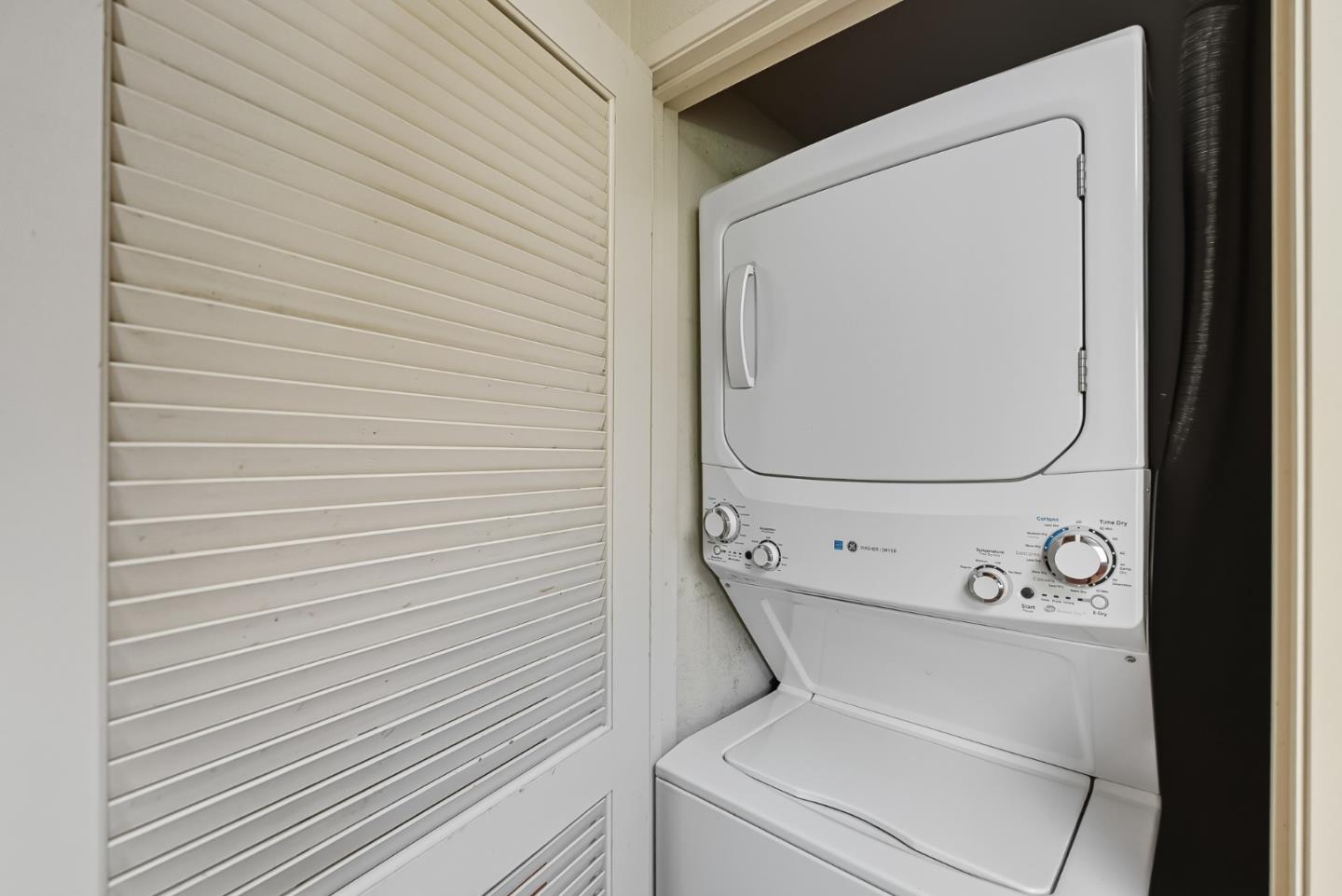 Detail Gallery Image 14 of 36 For 2699 Yerba Cliff Ct, San Jose,  CA 95121 - 2 Beds | 2 Baths