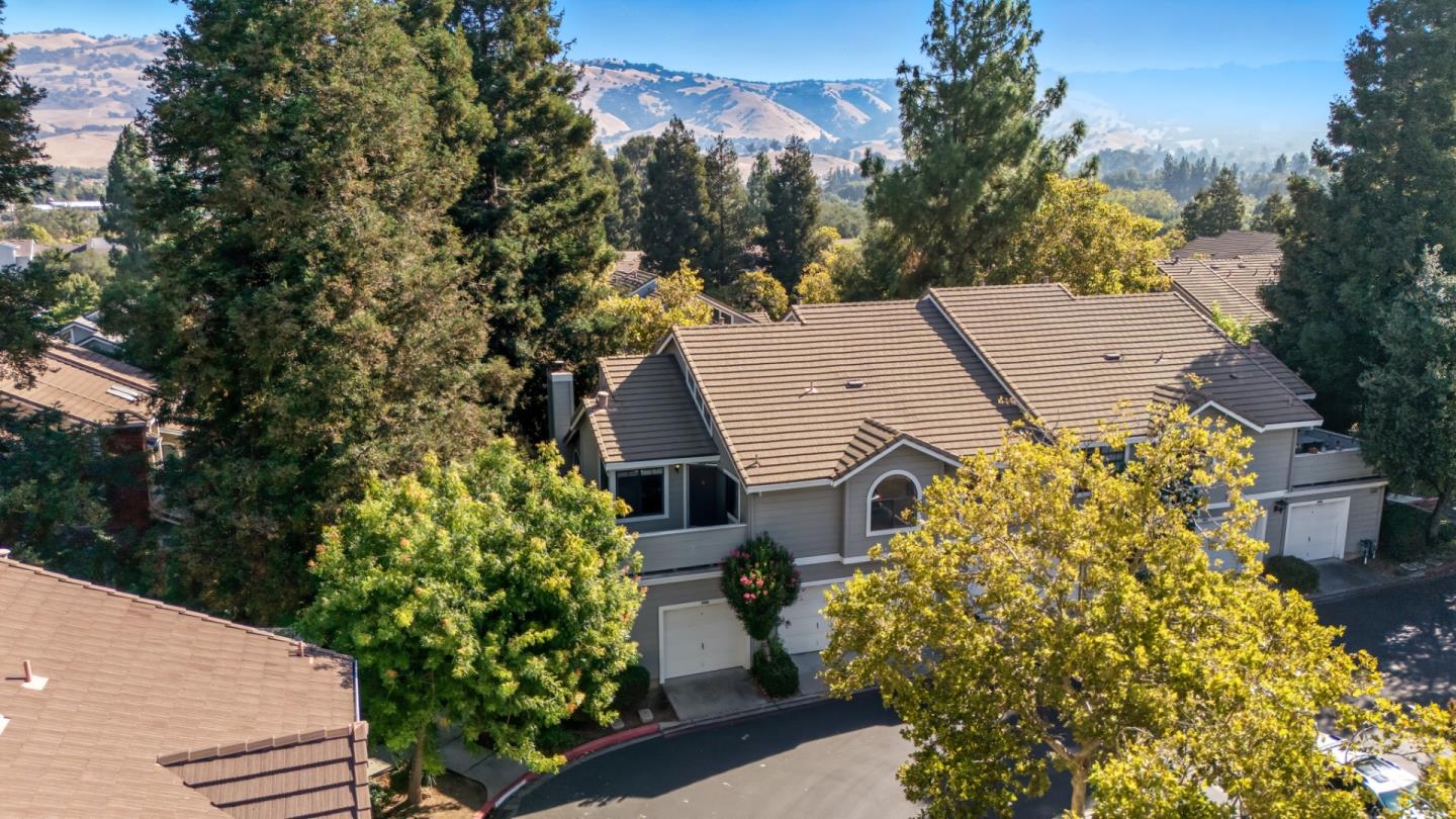 Detail Gallery Image 33 of 36 For 2699 Yerba Cliff Ct, San Jose,  CA 95121 - 2 Beds | 2 Baths