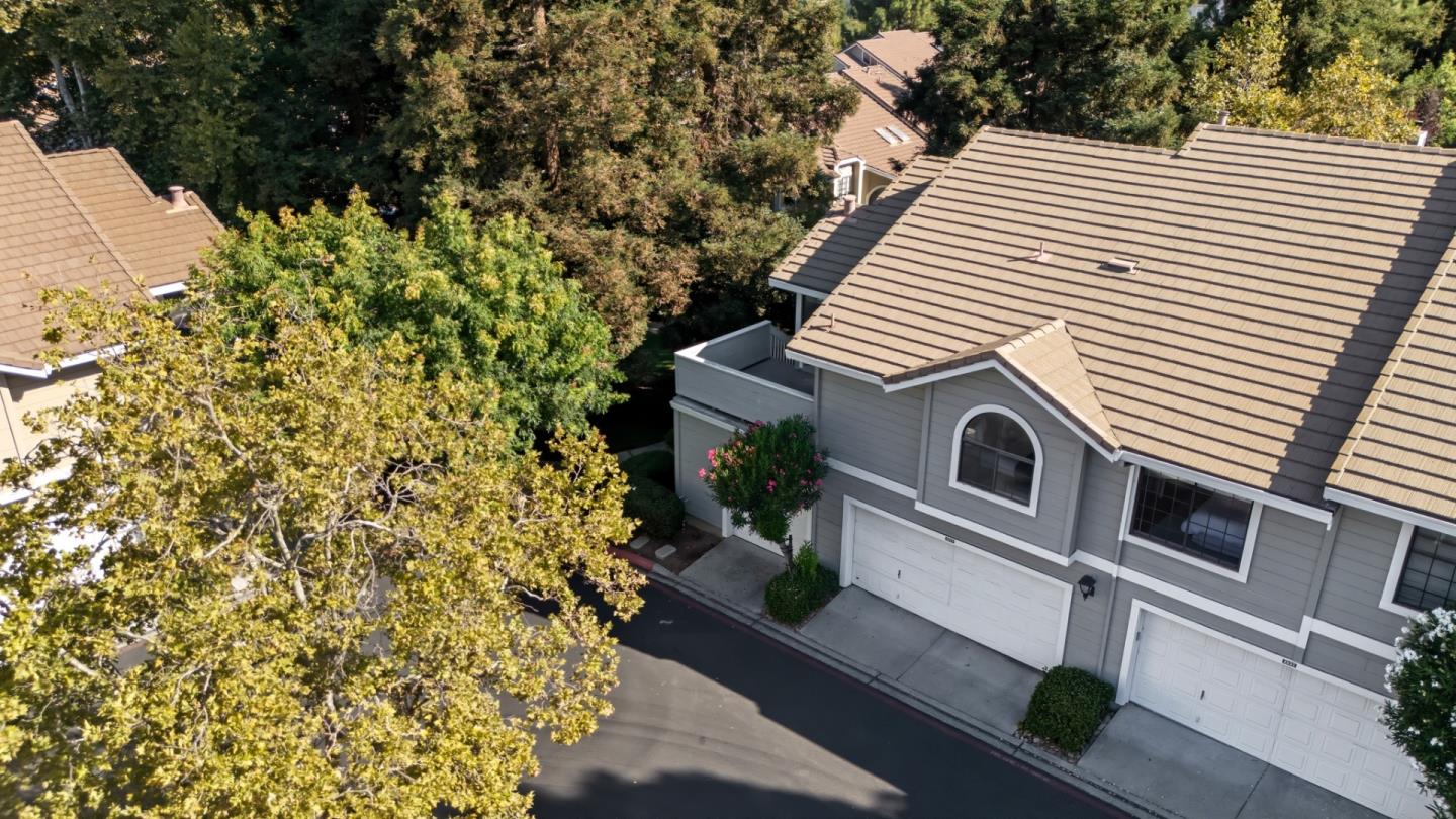 Detail Gallery Image 34 of 36 For 2699 Yerba Cliff Ct, San Jose,  CA 95121 - 2 Beds | 2 Baths