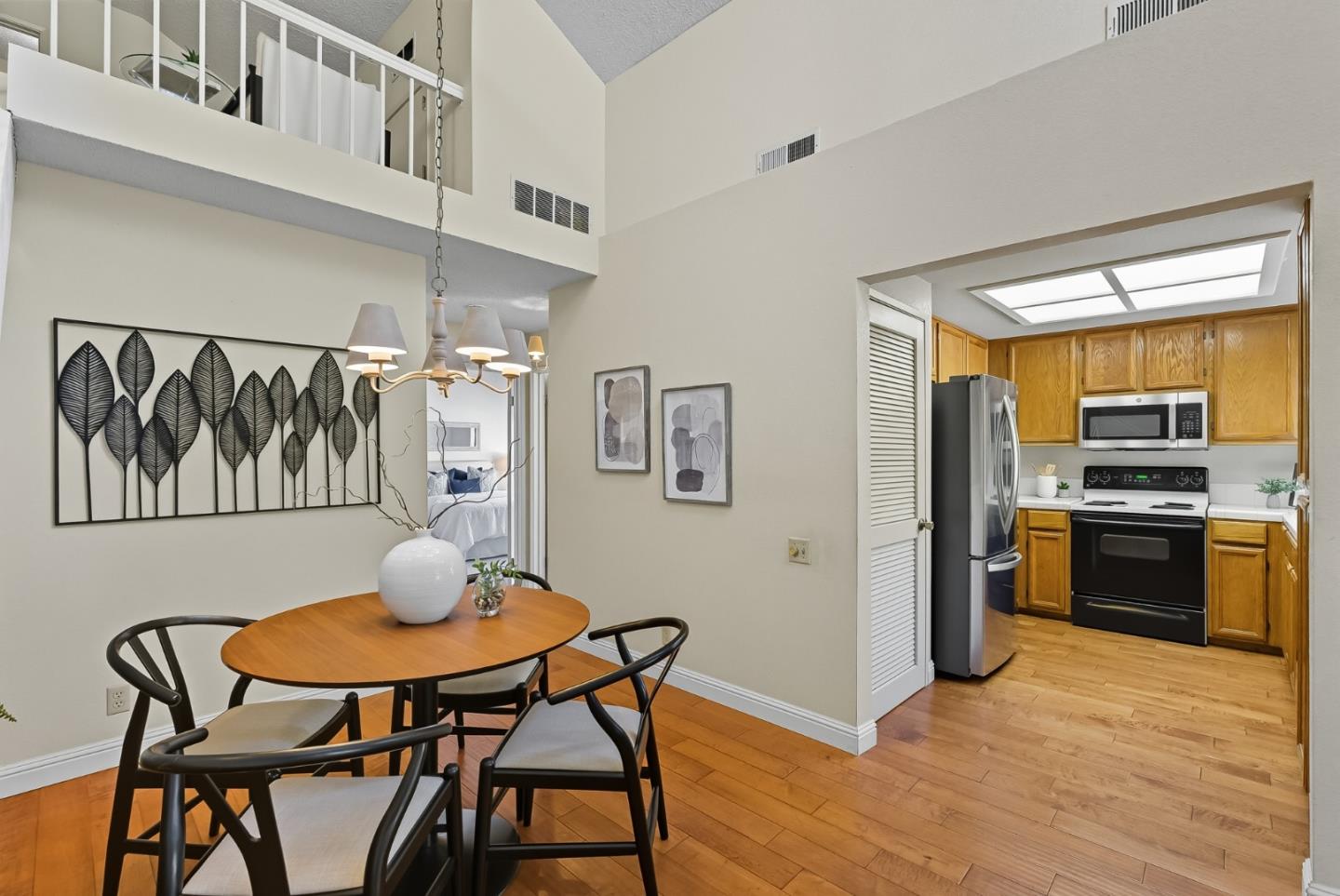 Detail Gallery Image 9 of 36 For 2699 Yerba Cliff Ct, San Jose,  CA 95121 - 2 Beds | 2 Baths