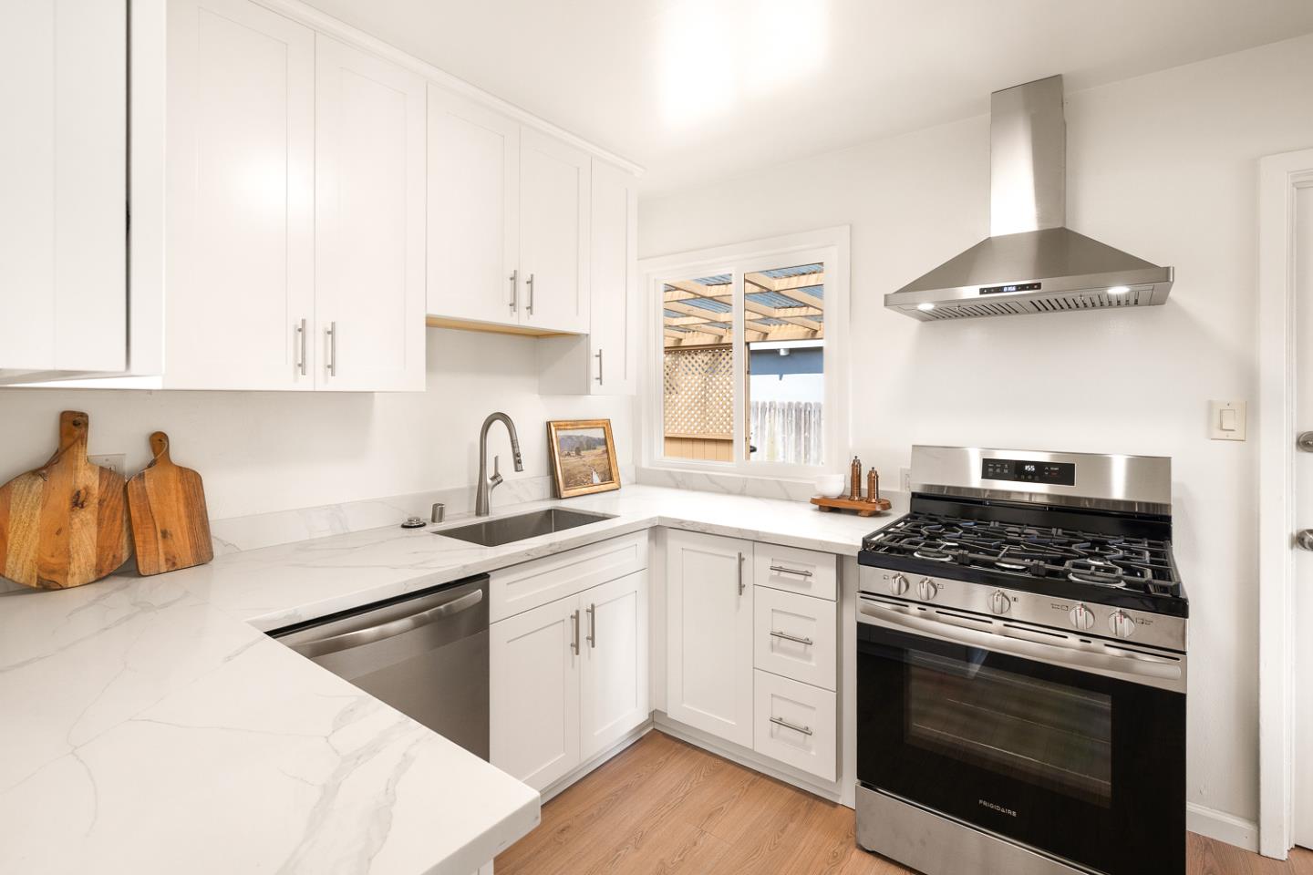 Detail Gallery Image 14 of 38 For 58 Arlington Dr, South San Francisco,  CA 94080 - 3 Beds | 1 Baths