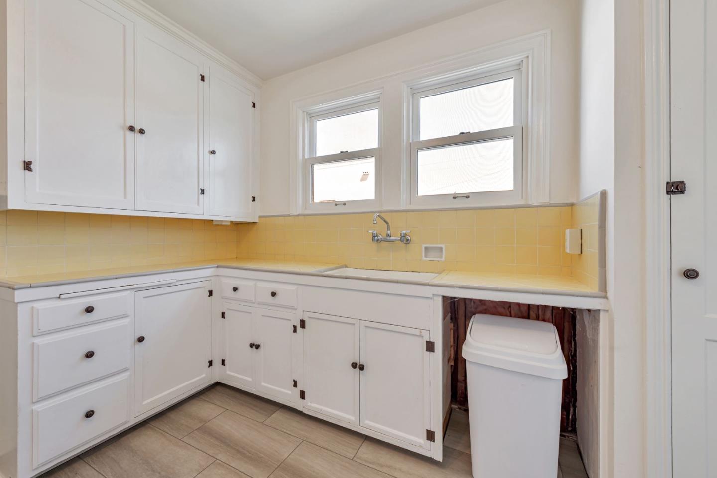Detail Gallery Image 13 of 41 For 721 9th Ave, San Mateo,  CA 94402 - 2 Beds | 1 Baths