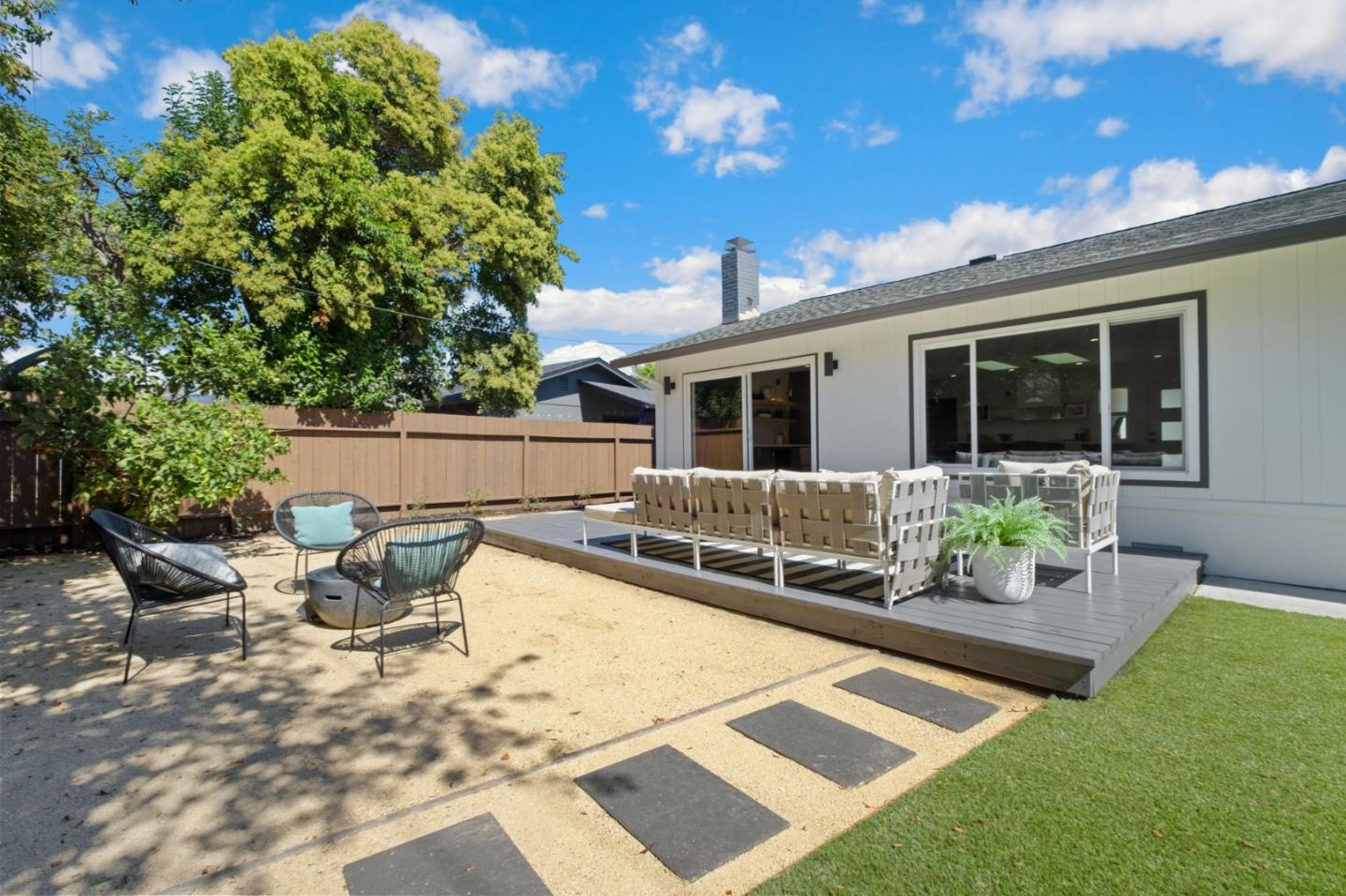 Detail Gallery Image 16 of 21 For 876 San Simeon Dr, Mountain View,  CA 94043 - 3 Beds | 2 Baths