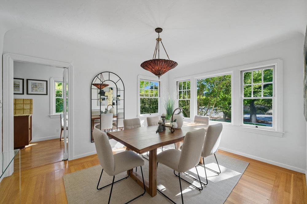 Detail Gallery Image 10 of 30 For 2399 South Ct, Palo Alto,  CA 94301 - 3 Beds | 2 Baths