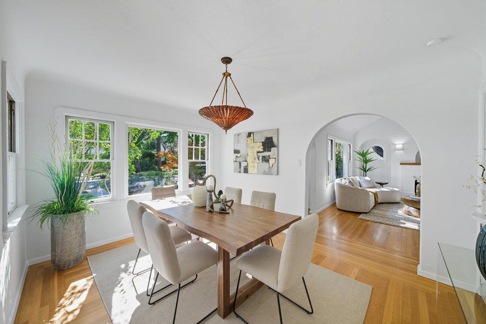 Detail Gallery Image 12 of 30 For 2399 South Ct, Palo Alto,  CA 94301 - 3 Beds | 2 Baths