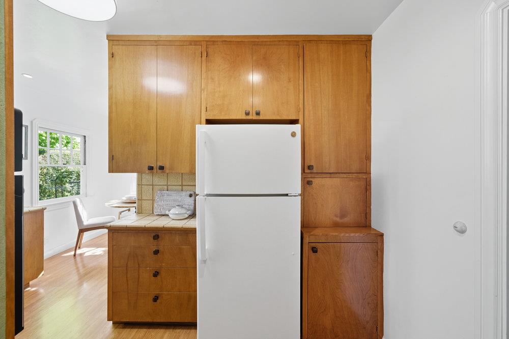 Detail Gallery Image 16 of 30 For 2399 South Ct, Palo Alto,  CA 94301 - 3 Beds | 2 Baths