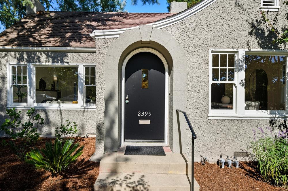 Detail Gallery Image 4 of 30 For 2399 South Ct, Palo Alto,  CA 94301 - 3 Beds | 2 Baths