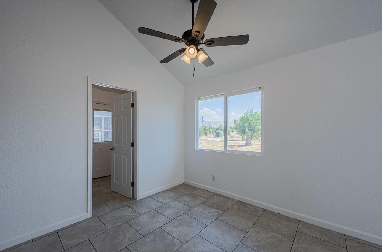 Detail Gallery Image 23 of 77 For 1080 Best Rd, Hollister,  CA 95023 - 3 Beds | 2 Baths