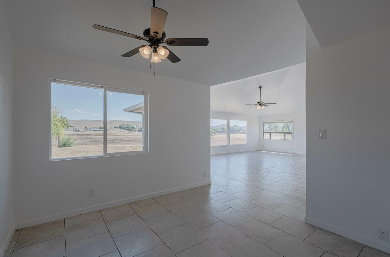 Detail Gallery Image 24 of 77 For 1080 Best Rd, Hollister,  CA 95023 - 3 Beds | 2 Baths