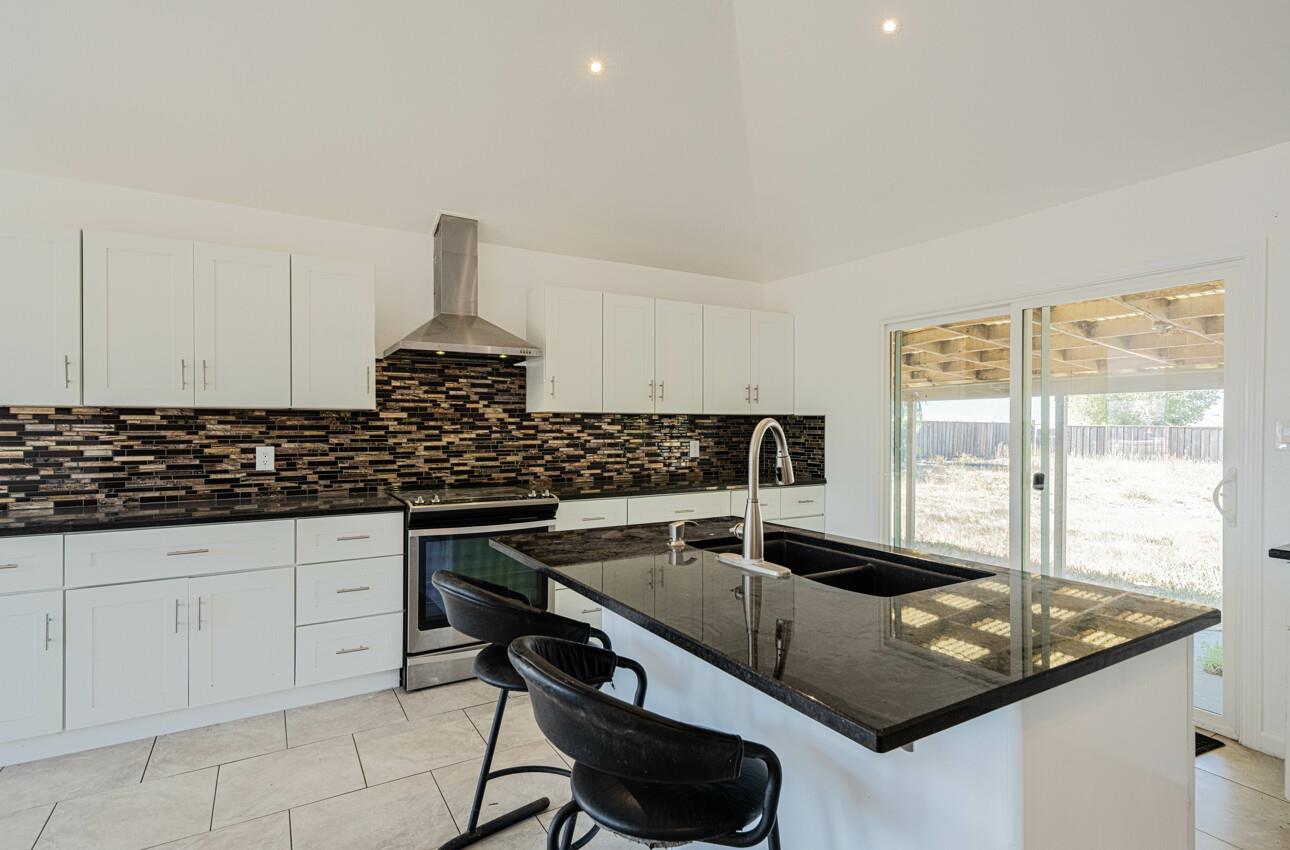 Detail Gallery Image 26 of 77 For 1080 Best Rd, Hollister,  CA 95023 - 3 Beds | 2 Baths