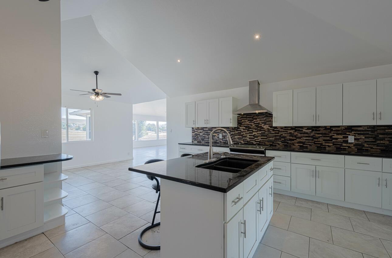 Detail Gallery Image 27 of 77 For 1080 Best Rd, Hollister,  CA 95023 - 3 Beds | 2 Baths