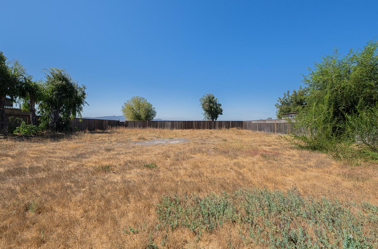 Detail Gallery Image 30 of 77 For 1080 Best Rd, Hollister,  CA 95023 - 3 Beds | 2 Baths