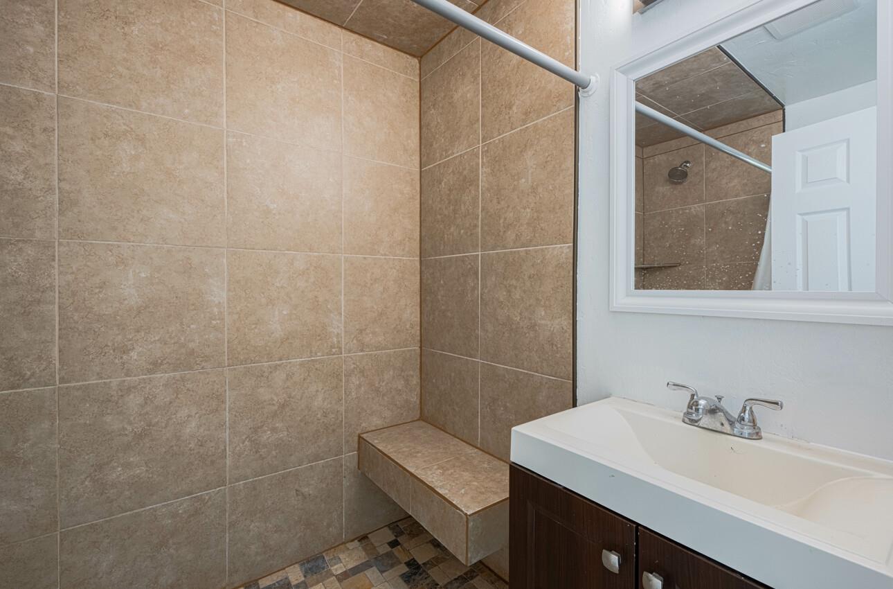 Detail Gallery Image 34 of 77 For 1080 Best Rd, Hollister,  CA 95023 - 3 Beds | 2 Baths