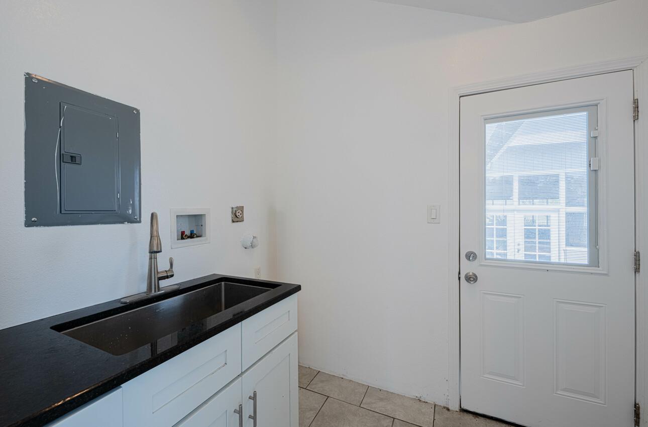 Detail Gallery Image 42 of 77 For 1080 Best Rd, Hollister,  CA 95023 - 3 Beds | 2 Baths