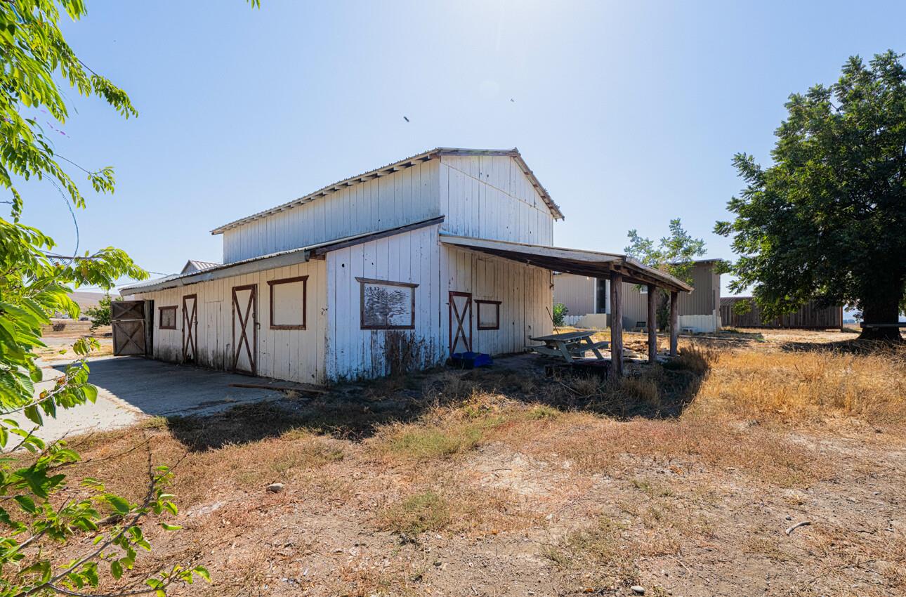 Detail Gallery Image 75 of 77 For 1080 Best Rd, Hollister,  CA 95023 - 3 Beds | 2 Baths