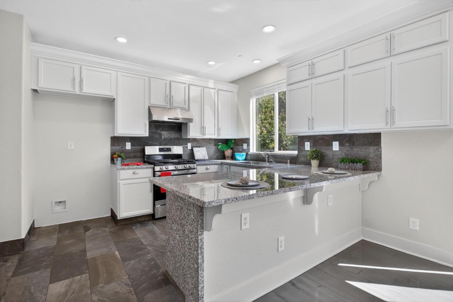 Detail Gallery Image 11 of 70 For 2330 Pinetown St, Stockton,  CA 95212 - 5 Beds | 3 Baths