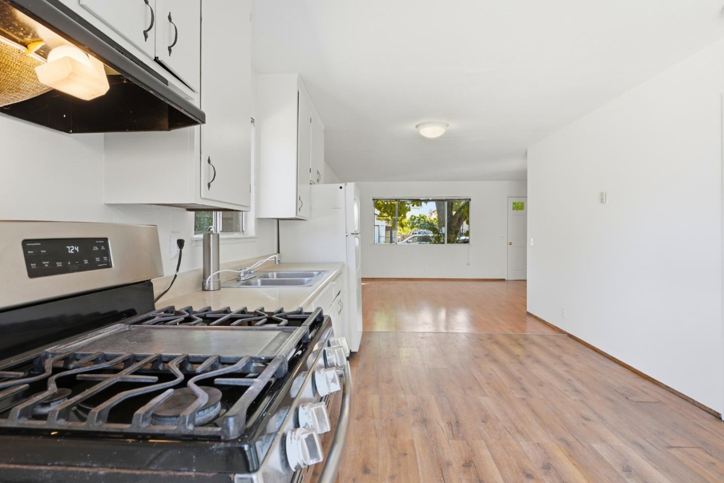 Detail Gallery Image 10 of 31 For 603 Warrington Ave, Redwood City,  CA 94063 - 3 Beds | 1 Baths