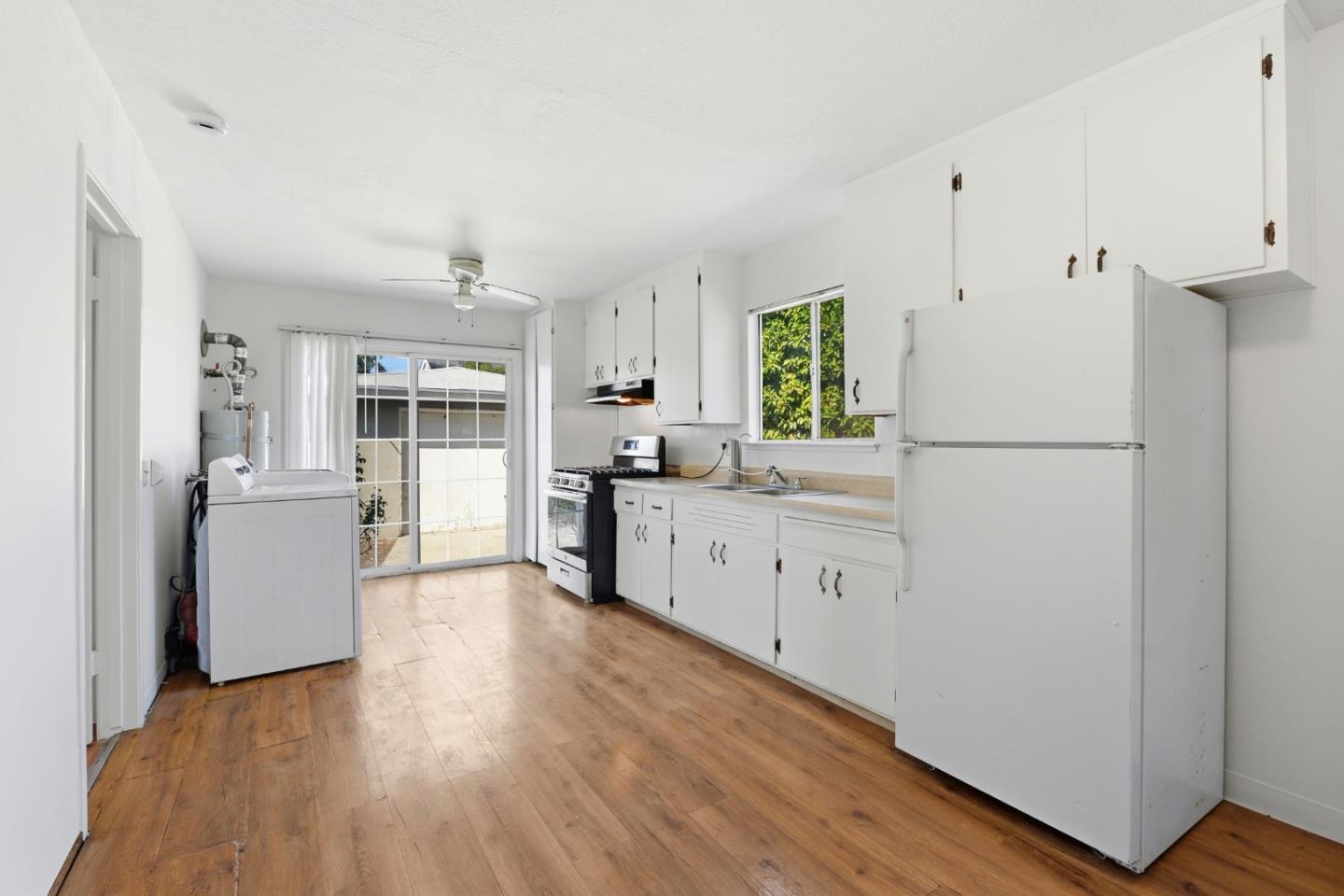 Detail Gallery Image 8 of 31 For 603 Warrington Ave, Redwood City,  CA 94063 - 3 Beds | 1 Baths