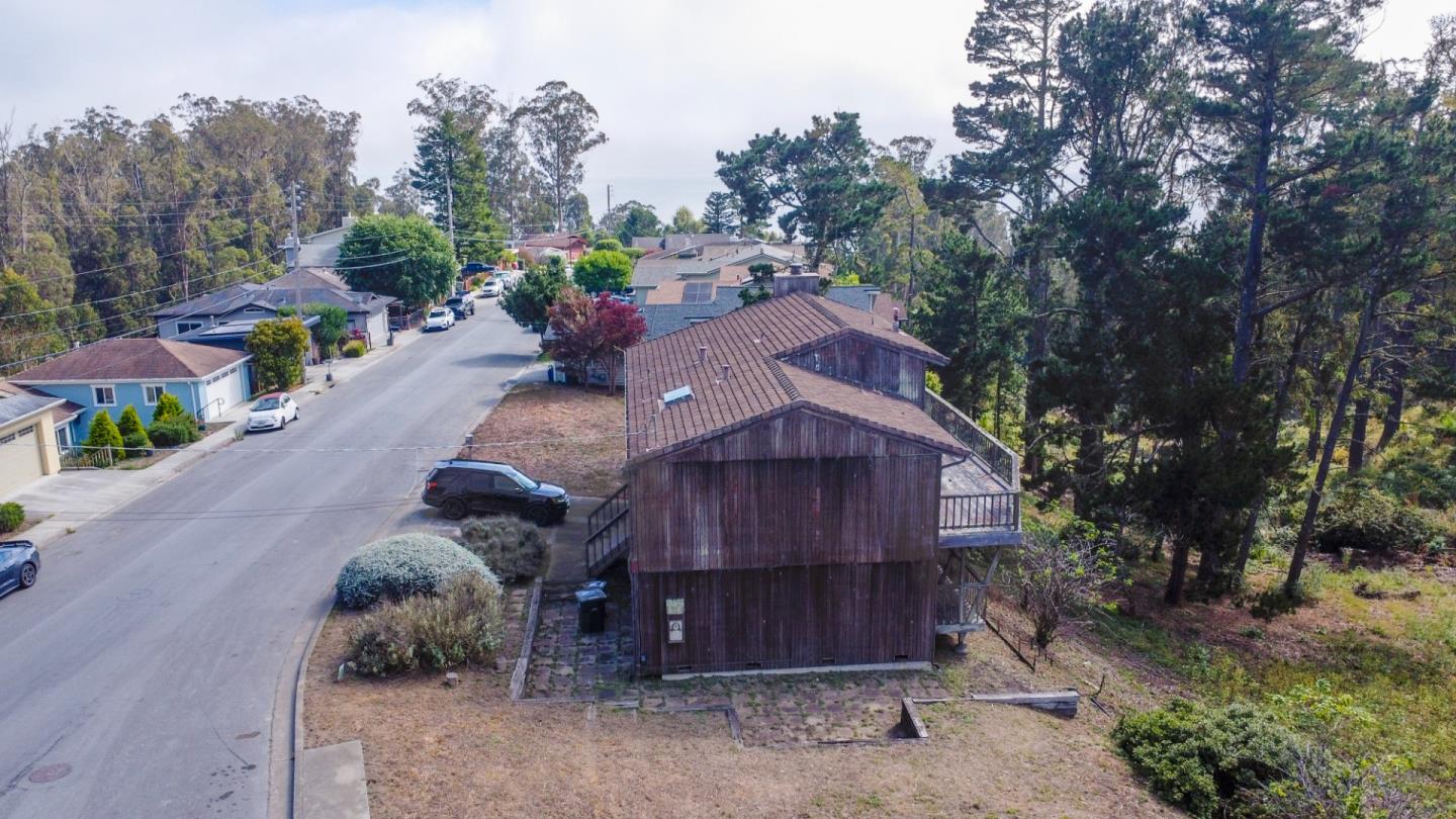 Detail Gallery Image 10 of 13 For 563 El Granada Blvd, Half Moon Bay,  CA 94019 - 3 Beds | 2/1 Baths