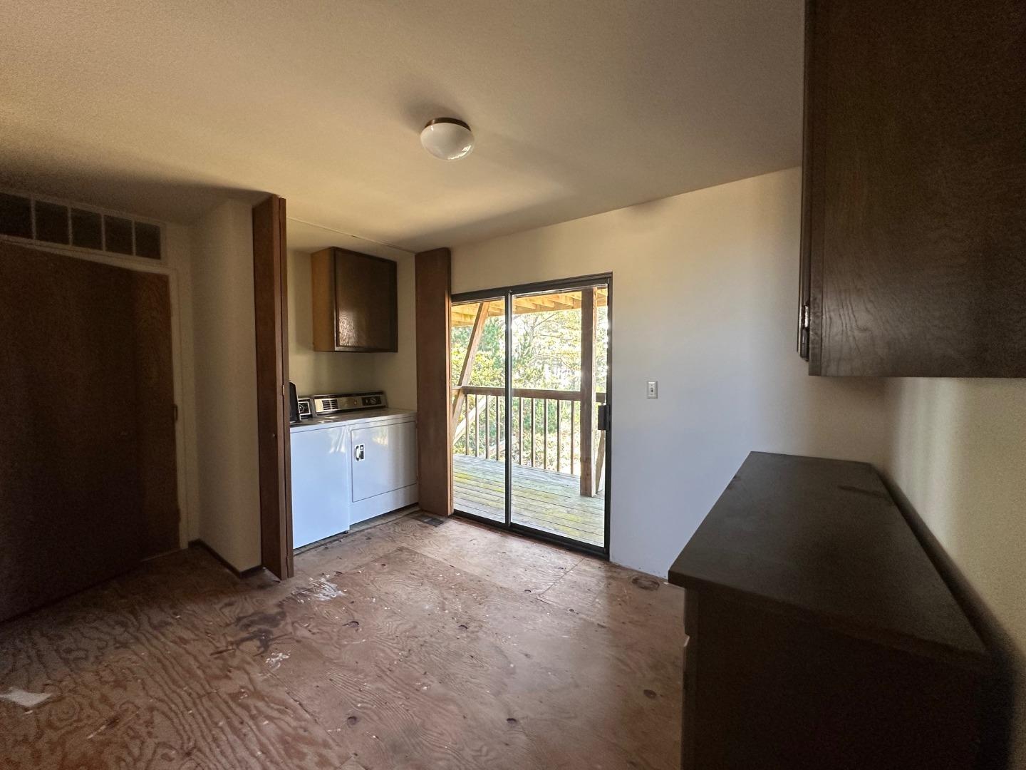Detail Gallery Image 9 of 13 For 563 El Granada Blvd, Half Moon Bay,  CA 94019 - 3 Beds | 2/1 Baths