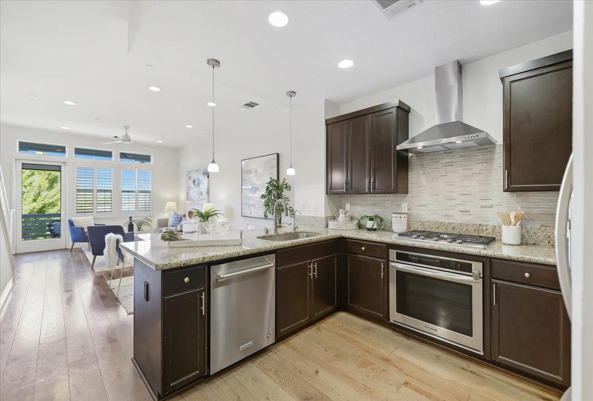Detail Gallery Image 11 of 37 For 2876 Saratoga Dr, San Mateo,  CA 94403 - 3 Beds | 3 Baths