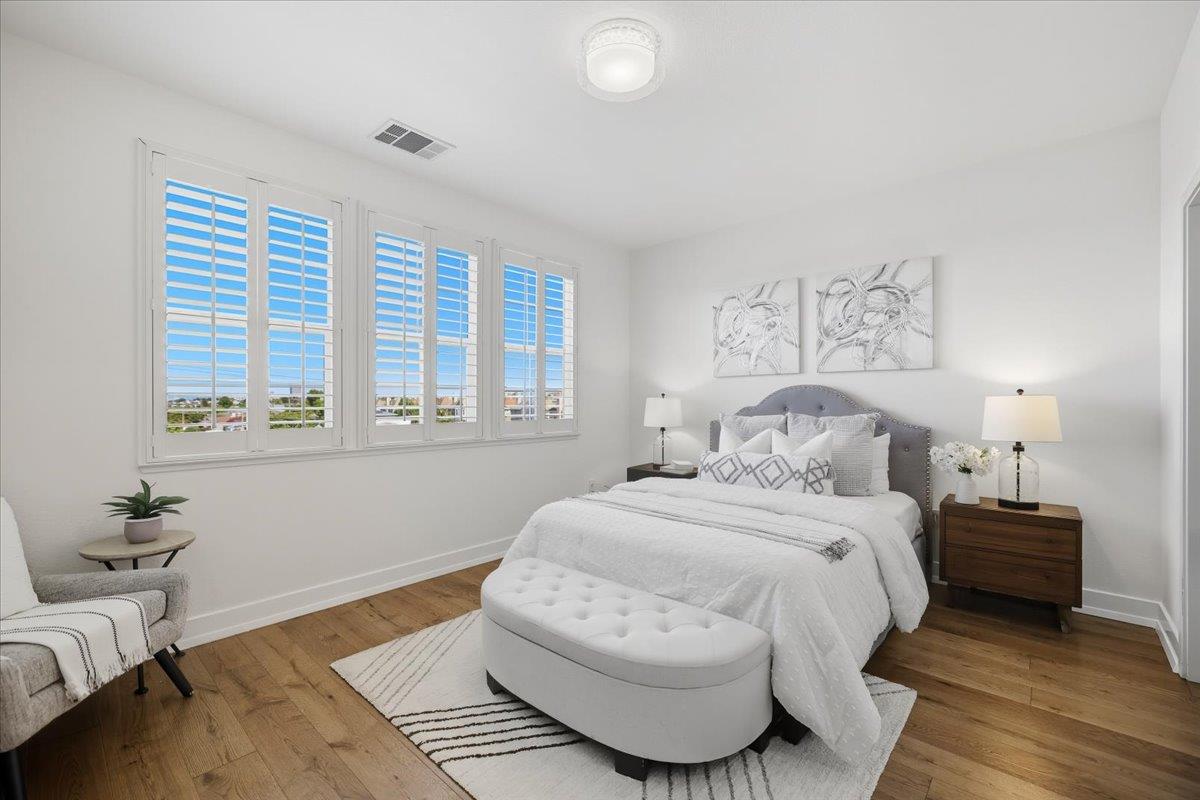 Detail Gallery Image 19 of 37 For 2876 Saratoga Dr, San Mateo,  CA 94403 - 3 Beds | 3 Baths