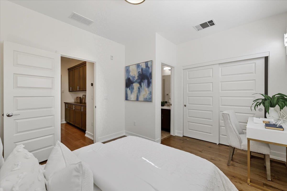 Detail Gallery Image 26 of 37 For 2876 Saratoga Dr, San Mateo,  CA 94403 - 3 Beds | 3 Baths