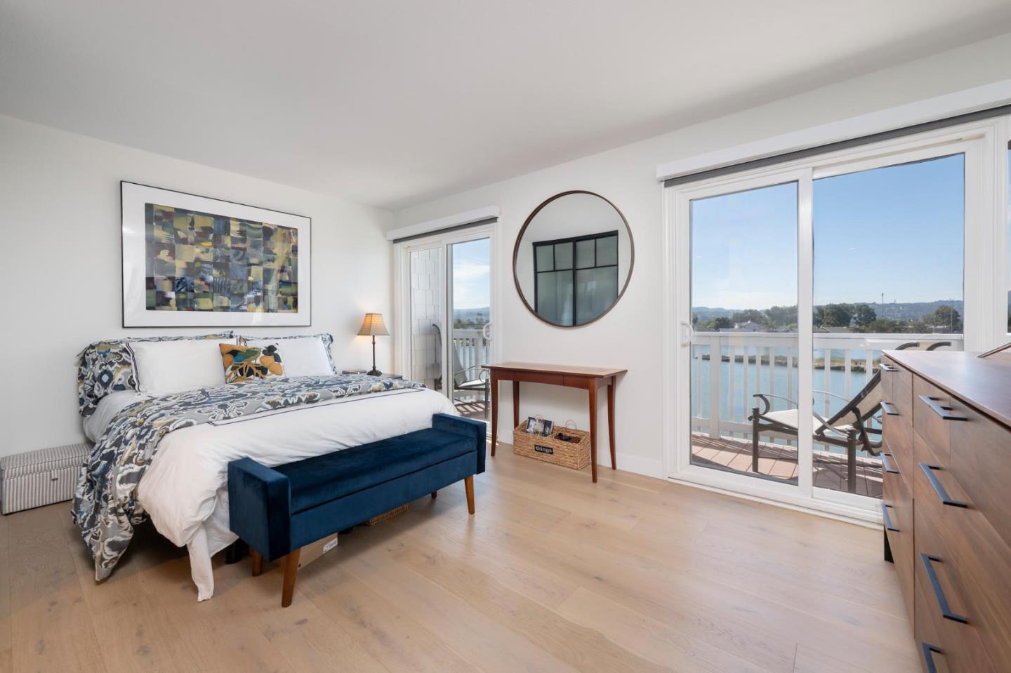 Detail Gallery Image 11 of 17 For 543 Starboard Dr, San Mateo,  CA 94404 - 3 Beds | 2/1 Baths