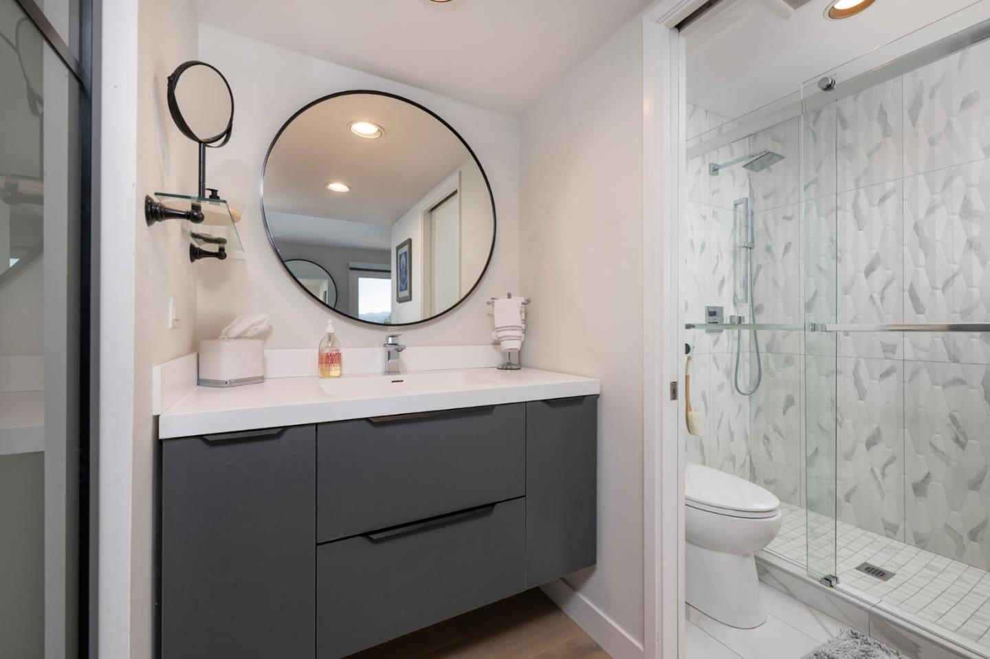 Detail Gallery Image 12 of 17 For 543 Starboard Dr, San Mateo,  CA 94404 - 3 Beds | 2/1 Baths