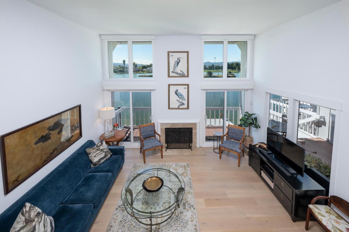 Detail Gallery Image 5 of 17 For 543 Starboard Dr, San Mateo,  CA 94404 - 3 Beds | 2/1 Baths