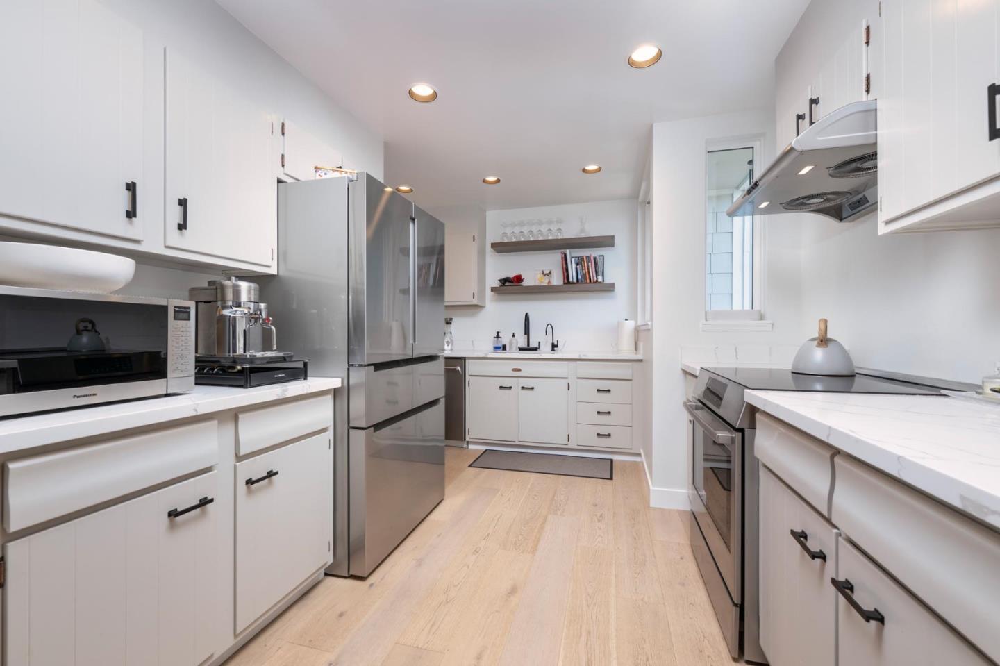 Detail Gallery Image 7 of 17 For 543 Starboard Dr, San Mateo,  CA 94404 - 3 Beds | 2/1 Baths