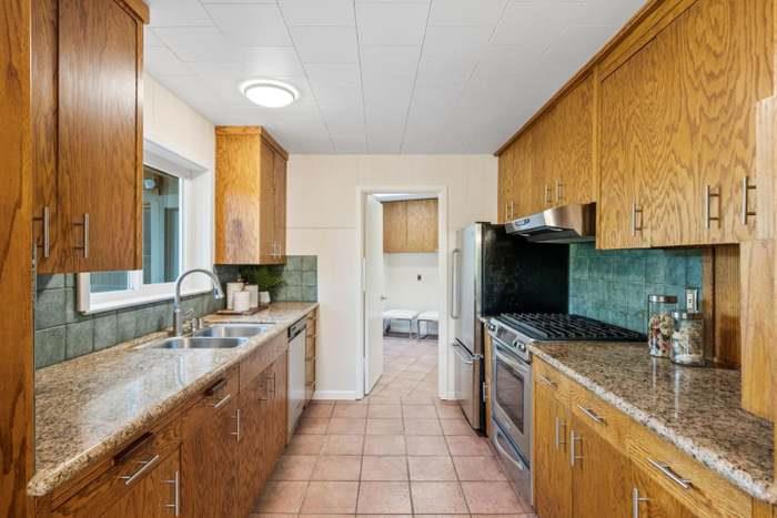Detail Gallery Image 8 of 22 For 20243 Beatty Ridge Rd, Los Gatos,  CA 95033 - 3 Beds | 2/1 Baths