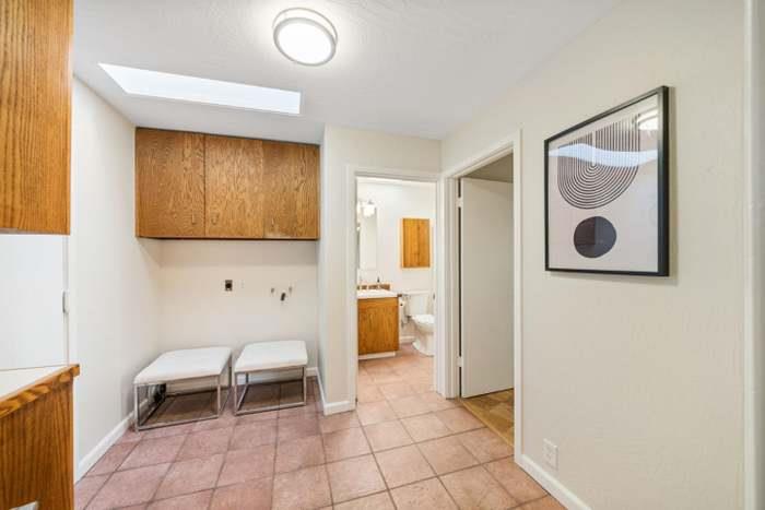 Detail Gallery Image 9 of 22 For 20243 Beatty Ridge Rd, Los Gatos,  CA 95033 - 3 Beds | 2/1 Baths