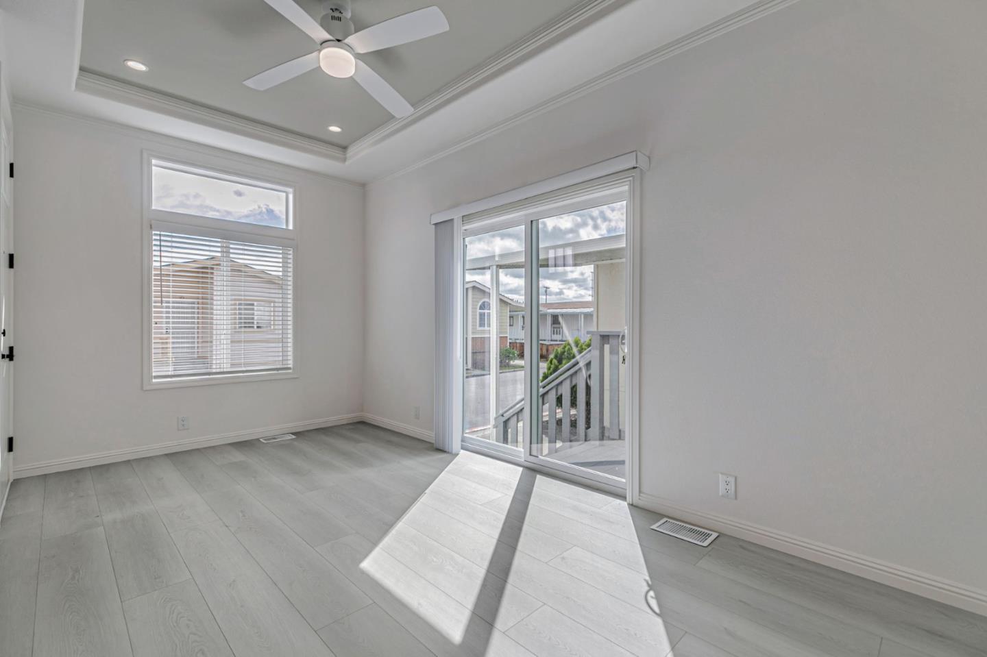 Detail Gallery Image 8 of 29 For 555 Umbarger Rd #131,  San Jose,  CA 95111 - 3 Beds | 3 Baths