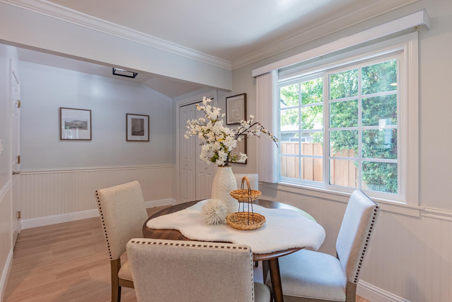 Detail Gallery Image 11 of 36 For 766 Cuesta Dr, Mountain View,  CA 94040 - 3 Beds | 2 Baths
