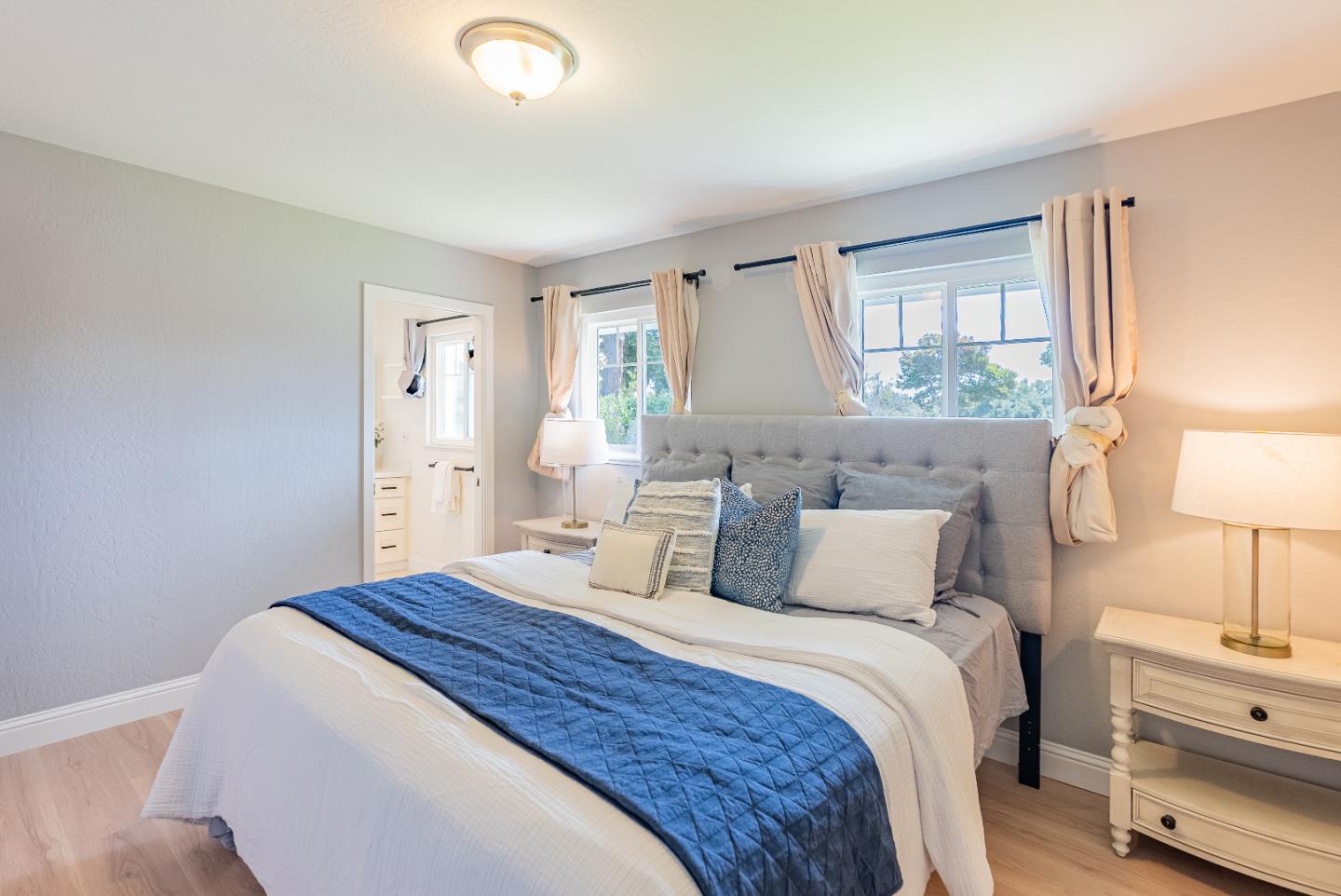 Detail Gallery Image 24 of 36 For 766 Cuesta Dr, Mountain View,  CA 94040 - 3 Beds | 2 Baths