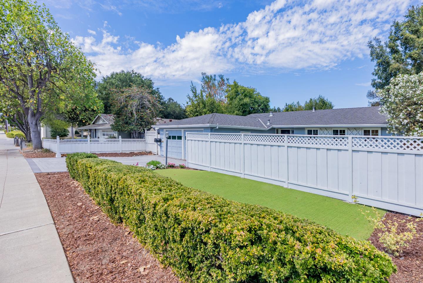 Detail Gallery Image 3 of 36 For 766 Cuesta Dr, Mountain View,  CA 94040 - 3 Beds | 2 Baths